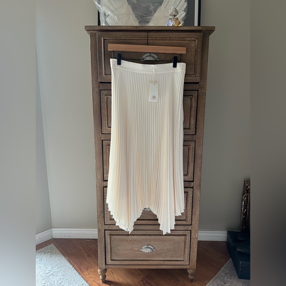NWT Tory Burch skirt (size 6)